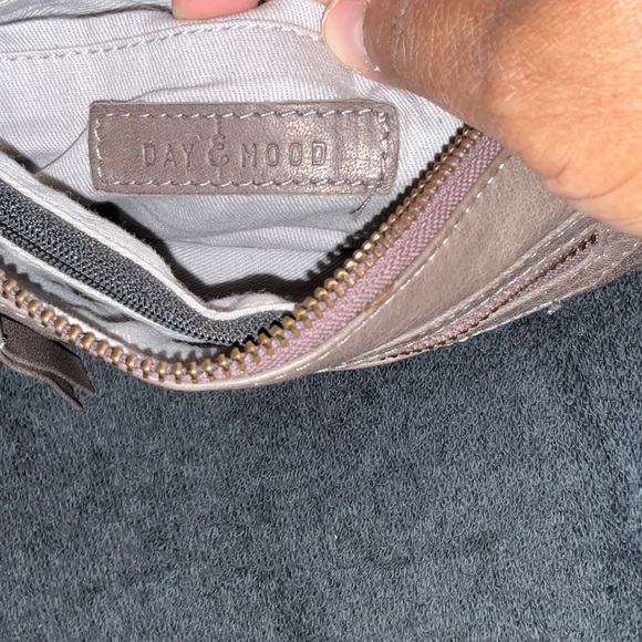 Day & Mood Zippered Leather Wristlet. - Picture 6 of 8